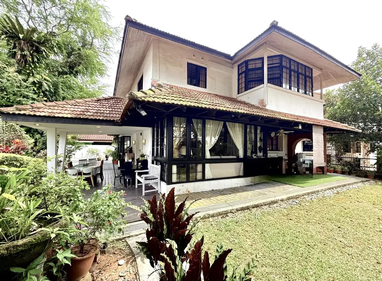 Covered porch and garden