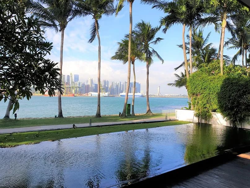 Infinity pool looking out to sea