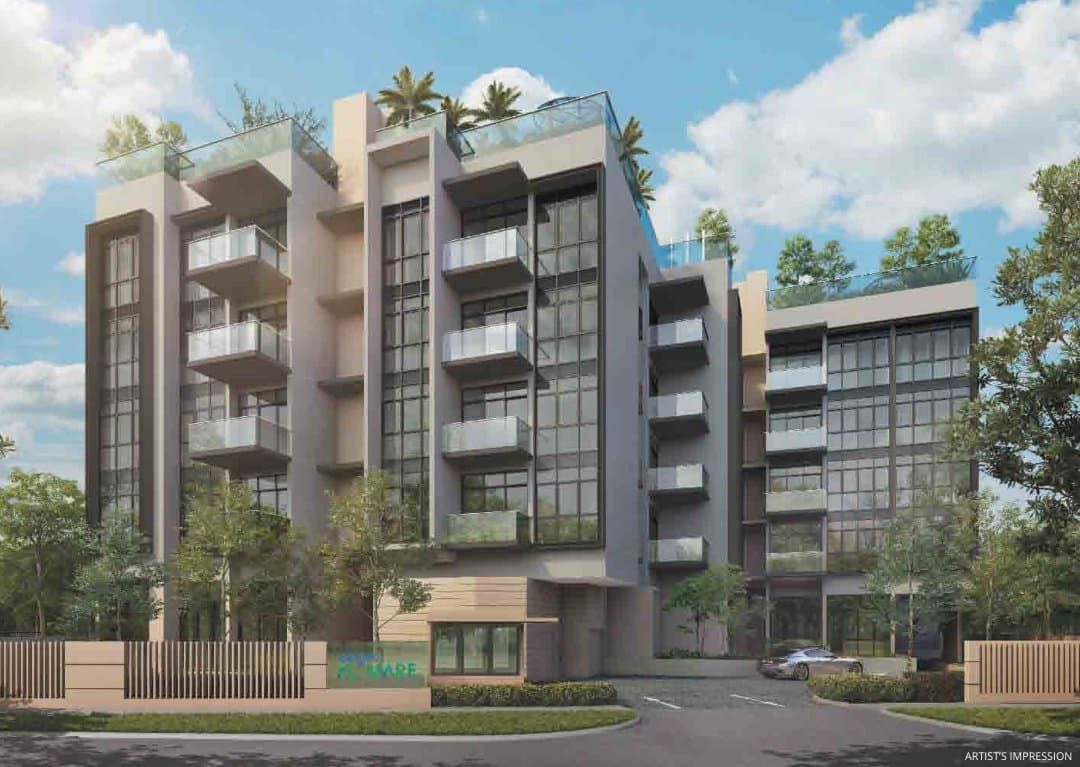 Casa Al Mare: the five-storey blocks with their balconies and roof terrace behind the entrance gate